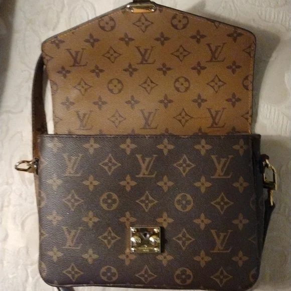 Louis Vuitton Reverse Monogram Pochette Metis - Picture 9 of 16